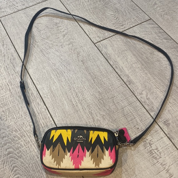 Coach small purse - Picture 2 of 5